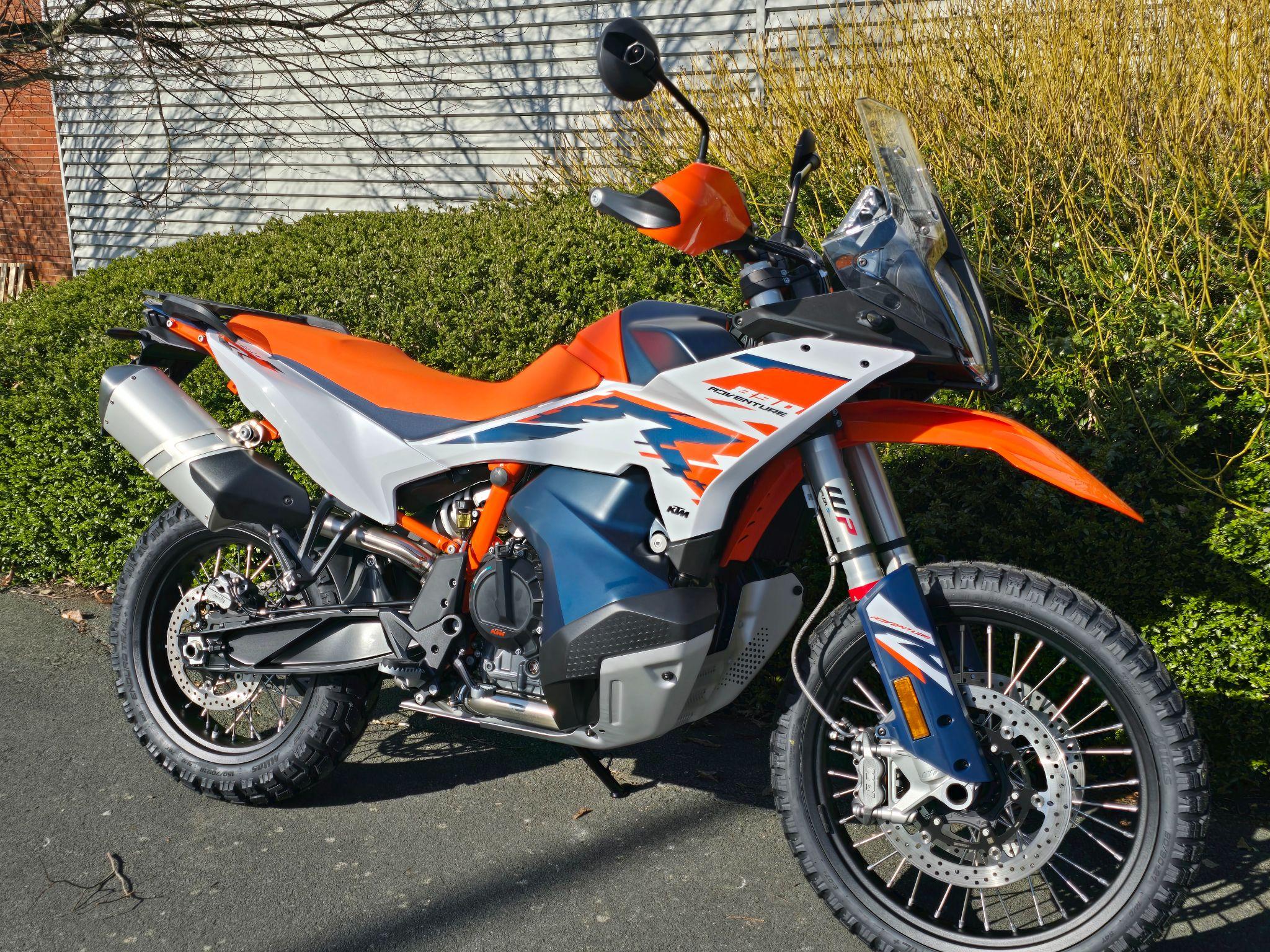 SOLD 2025 KTM 890 R Euro 5